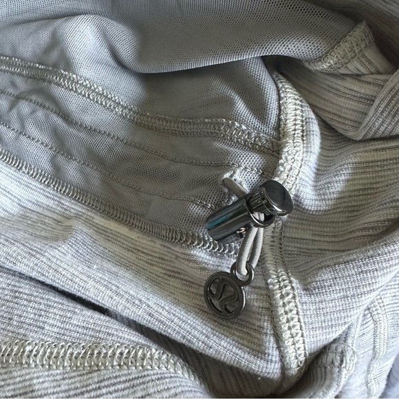 Lululemon Sunshine Salutation Jacket Womens 6 Gray - Picture 7 of 10